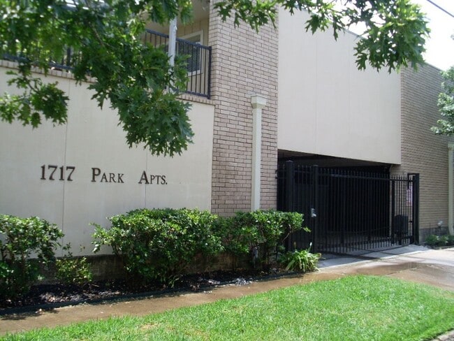 1717 Park St unit 3, Houston, TX 77019 - photo 7