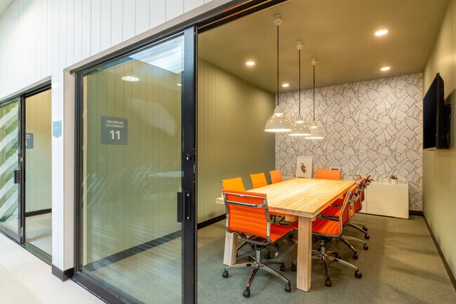 Hub Gainesville 3rd Ave, Gainesville, FL 32601 - photo 7