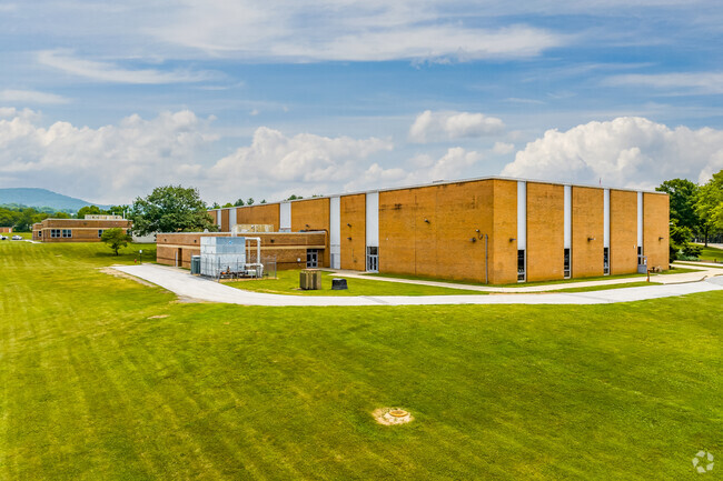 Middletown High provides a strong education program that builds up the students of Middletown.
