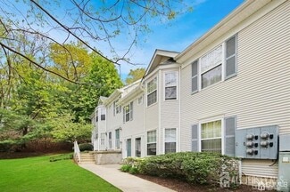 602 Cypress Ln, East Brunswick, NJ 08816
