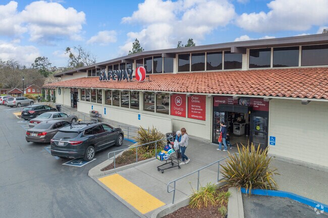Del Rey residents can get their grocery shopping at the local Safeway grocery store.