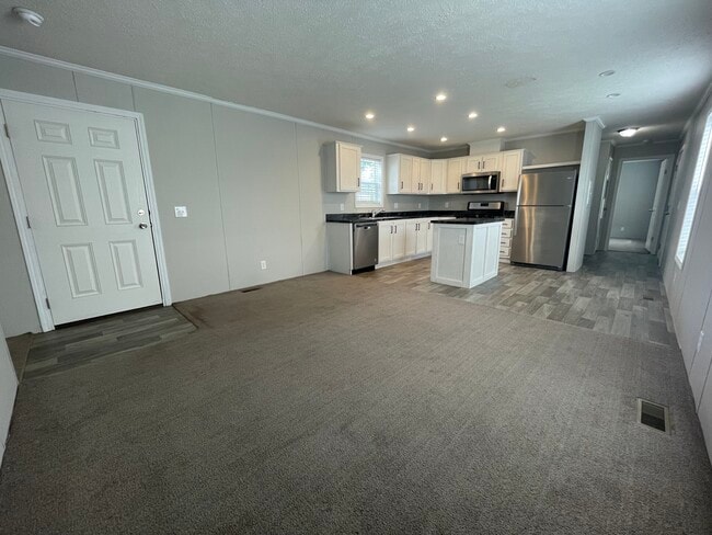 16185 Notre Dame St, Clinton Township, MI 48038 - photo 5