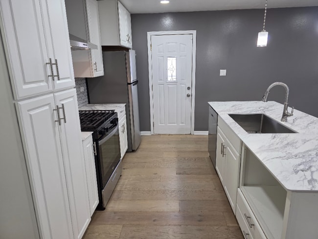 310 Merrill Ave, Calumet City, IL 60409 - photo 3