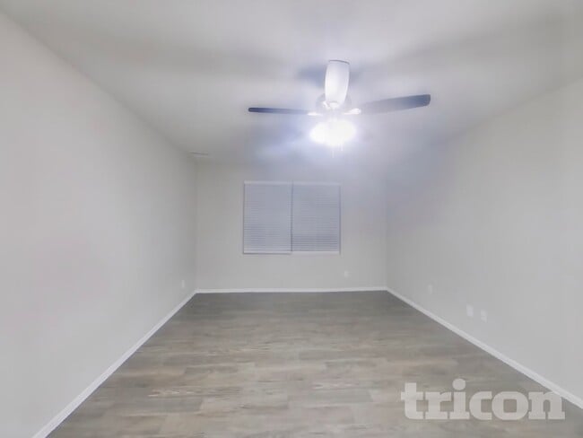 4901 W Dahlia Dr, Glendale, AZ 85304 - photo 3