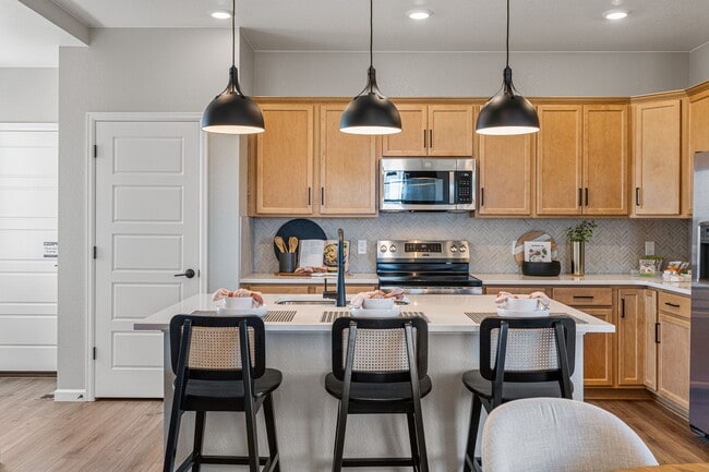 321 N Bently St, Aurora, CO 80019 - photo 4