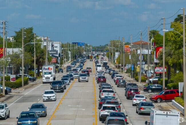 Azalea Park isn't far from a large retail and dining area on 436.
