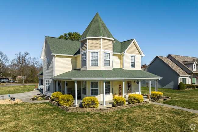 Homes in White Bluff come in a variety of styles.