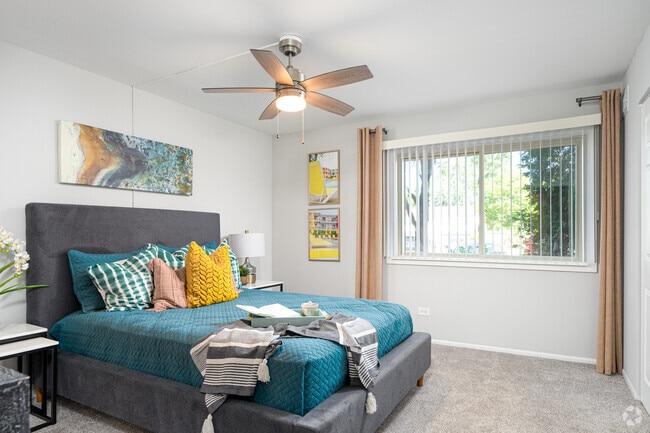 1BR, 1.5BA - 800SF - Bedroom