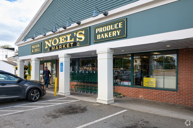 Noel’s Market in Colchester is a locally owned grocery near Big Gary’s Wine & Spirits.