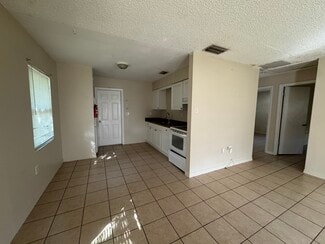 3748 67th Ave N Unit B, Pinellas Park, FL 33781