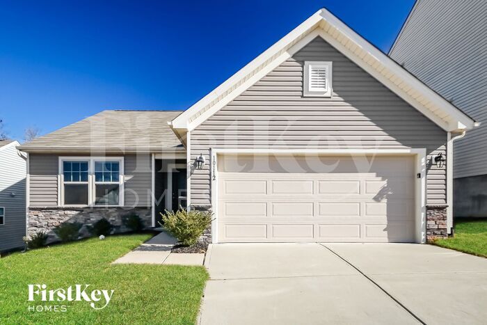 10112 Holly Park Dr, Charlotte, NC 28214 - photo 1