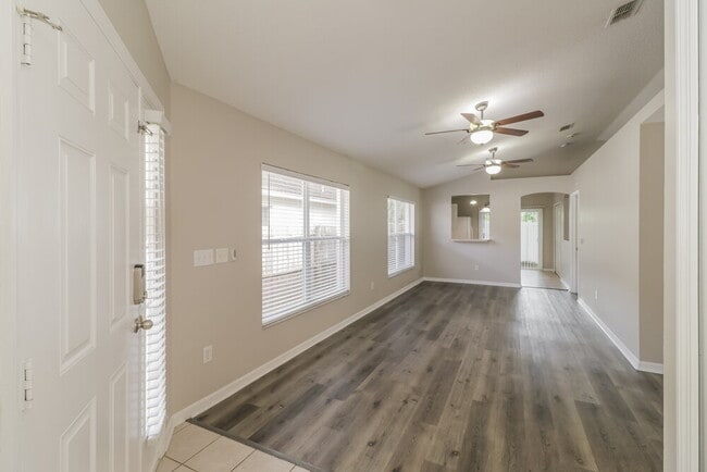 28651 Seashell Ct, Wesley Chapel, FL 33545 - photo 5