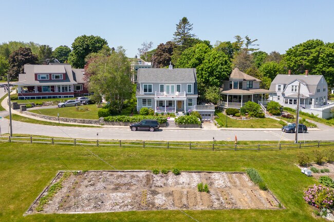 Antique Cottages are steps away from the Cliff House Beach near Loveitts Field.