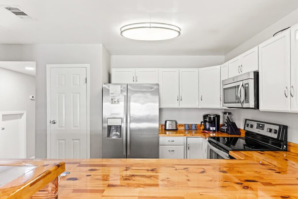 5218 Beach Dr unit ID1355001P, Panama City, FL 32408 - photo 1