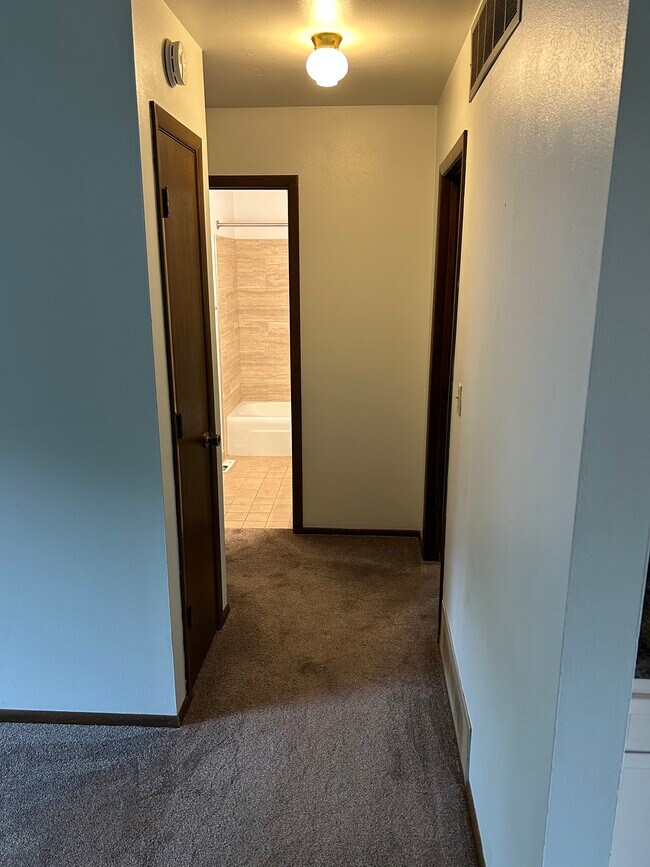 403 Simonson St unit 403, Cambridge, WI 53523 - photo 6
