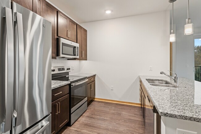 1121 S Park St unit 312, Madison, WI 53715 - photo 3