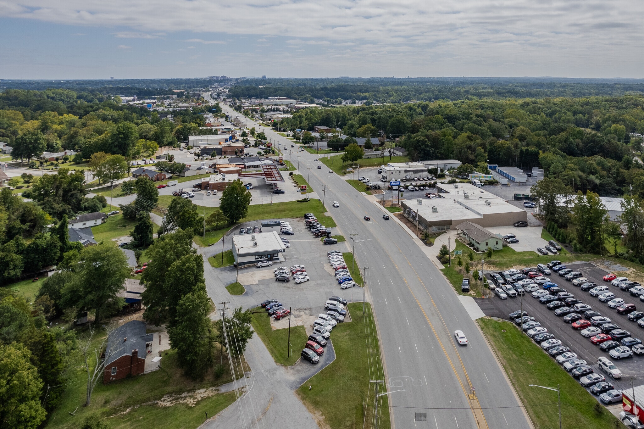 Horneytown offers a quick commute to great shops and restaurants in High Point.