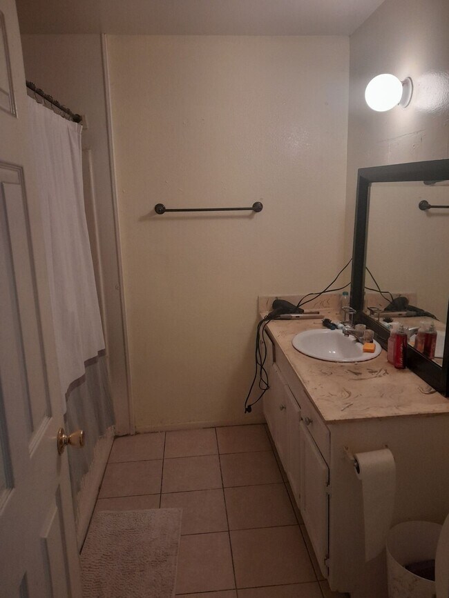 1141 W D St unit Apartment Available, Ontario, CA 91762 - photo 6