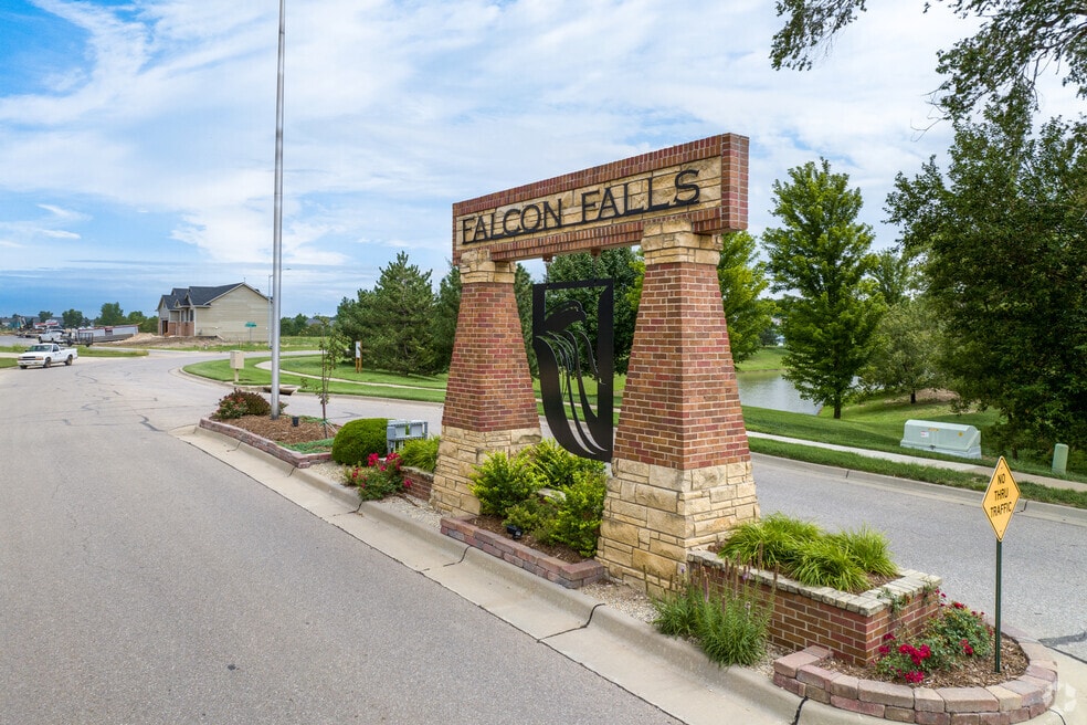 NH_Falcon Falls_542626_P2_V2_MD_070824