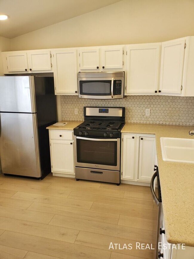 1679 Ensenada Way, Aurora, CO 80011 - photo 3