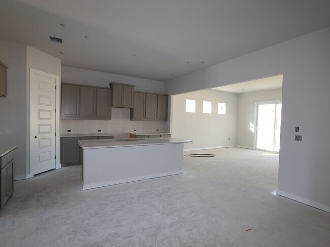 905 Beaverton Dr, Leander, TX 78641 - photo 4