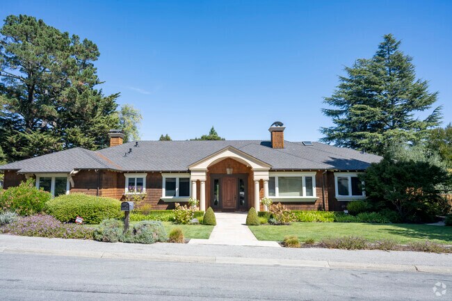 One-story ranch homes line the streets of Carolands, Hillsborough.