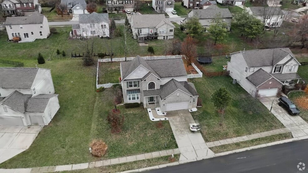 6862 Trailside Dr, Avon, IN 46123 - photo 2