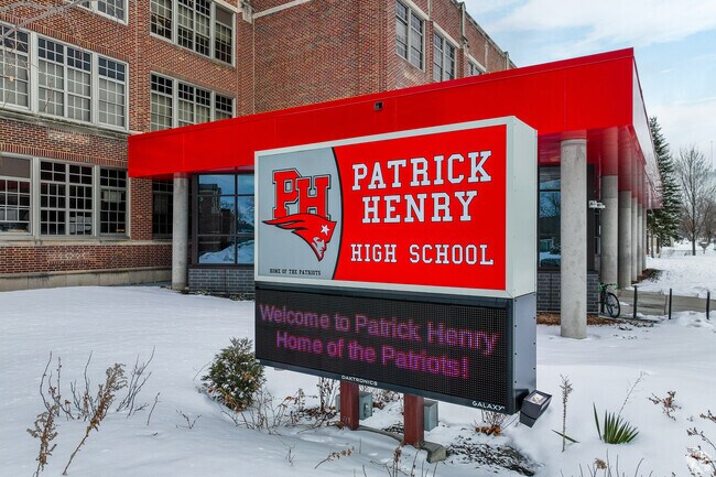 Henry Senior High School has an overall Niche grade of B-.