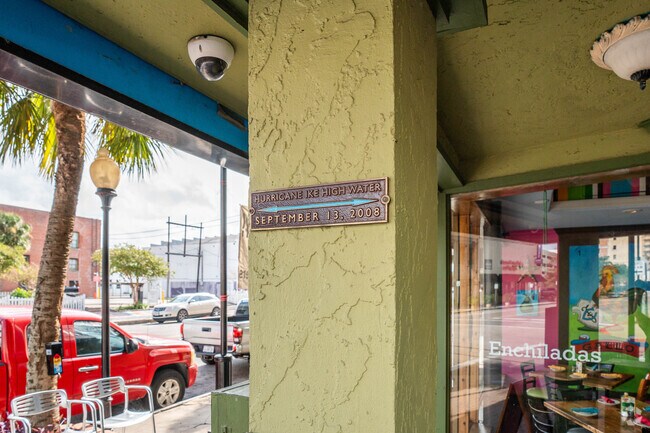 Hurricane Ike pushed a storm surge of up to 17' in areas of Galveston Island.