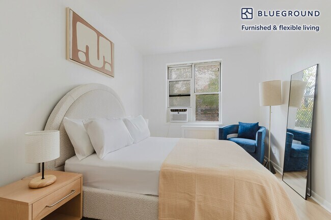 327 E 10th St unit FL1-ID2160, New York, NY 10009 - photo 7