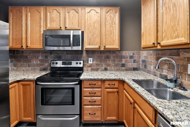 1089 S Walden Way, Aurora, CO 80017 - photo 2