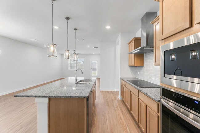 769 Whitman St, New Braunfels, TX 78130 - photo 6