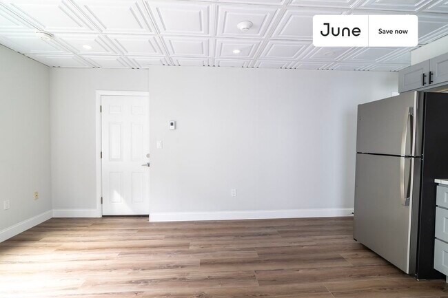 102 Cross St unit A, Somerville, MA 02145 - photo 4