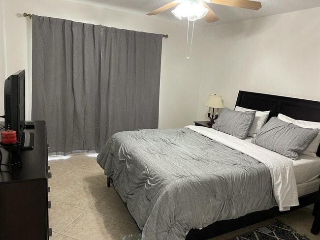 148 Tuscany B, Delray Beach, FL 33446 - photo 2