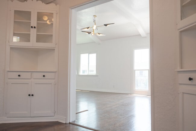 3029 W Vernon Ave, Los Angeles, CA 90008 - photo 3