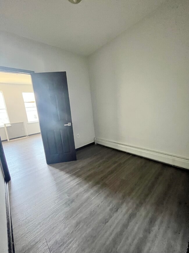 89-91 East 25th St 3