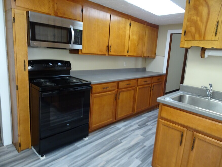 67 Washington St unit 3, Weymouth, MA 02188 - photo 1