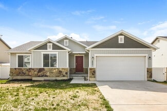 4621 S W Pk Dr, Roy, UT 84067