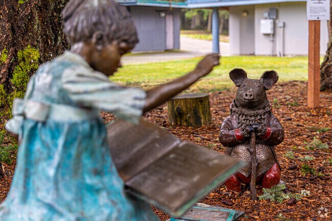 An unexpected feature of the LBA Park is charming animal sculptures.