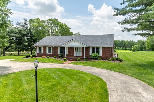 Ranch homes in Bonita are an affordable option for new homebuyers.