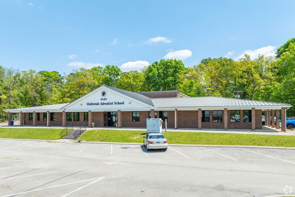Ooltewah Adventist School serves Ooltewah, Collegedale, and surrounding neighborhoods.