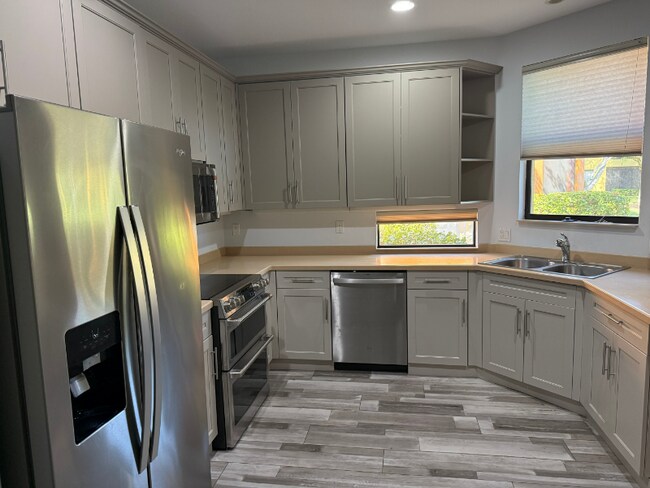 15751 Prentiss Pointe Cir unit 101, Fort Myers, FL 33908 - photo 5