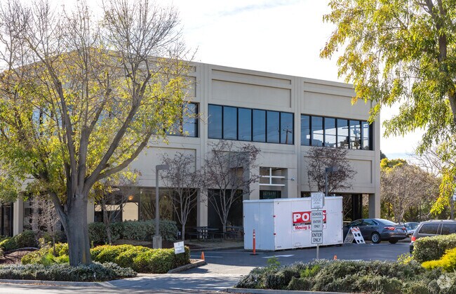 Your kids will enjoy learning in the inspiring atmosphere of Kehillah Jewish High School.