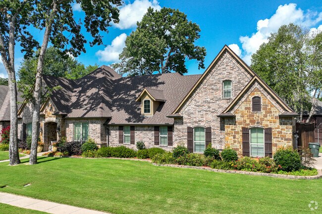 A lovely two story brink home can be found in Cambridge.