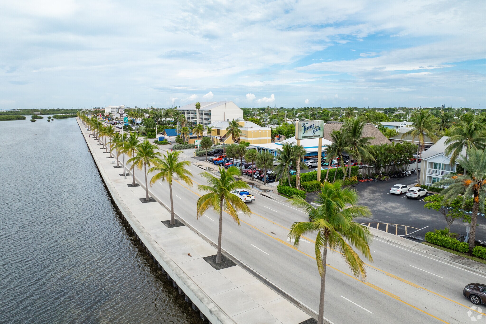 The famous US 1 Road that starts here in Key West and goes through New Town.