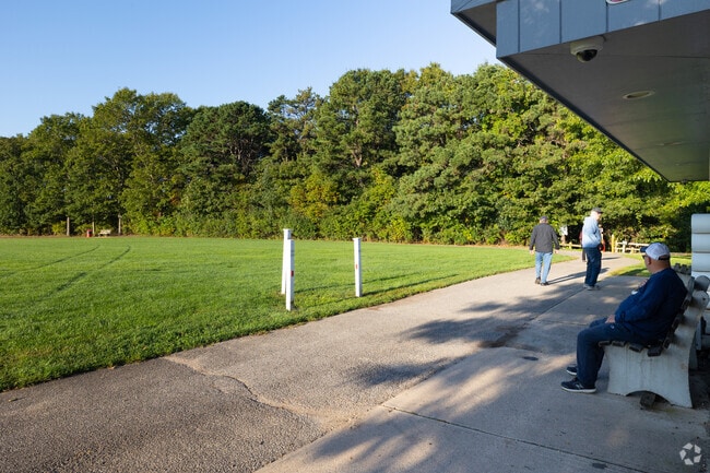 NID 507930 Armory Park has a walking track, courts, and a roller hockey rink.
