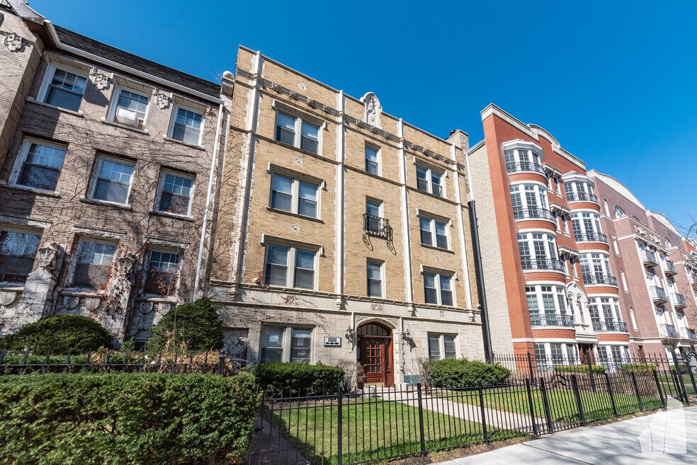 640 W Wrightwood Ave unit 103, Chicago, IL 60614 - photo 1
