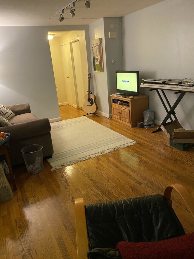 8 Avon St unit 9, Somerville, MA 02143 - photo 3