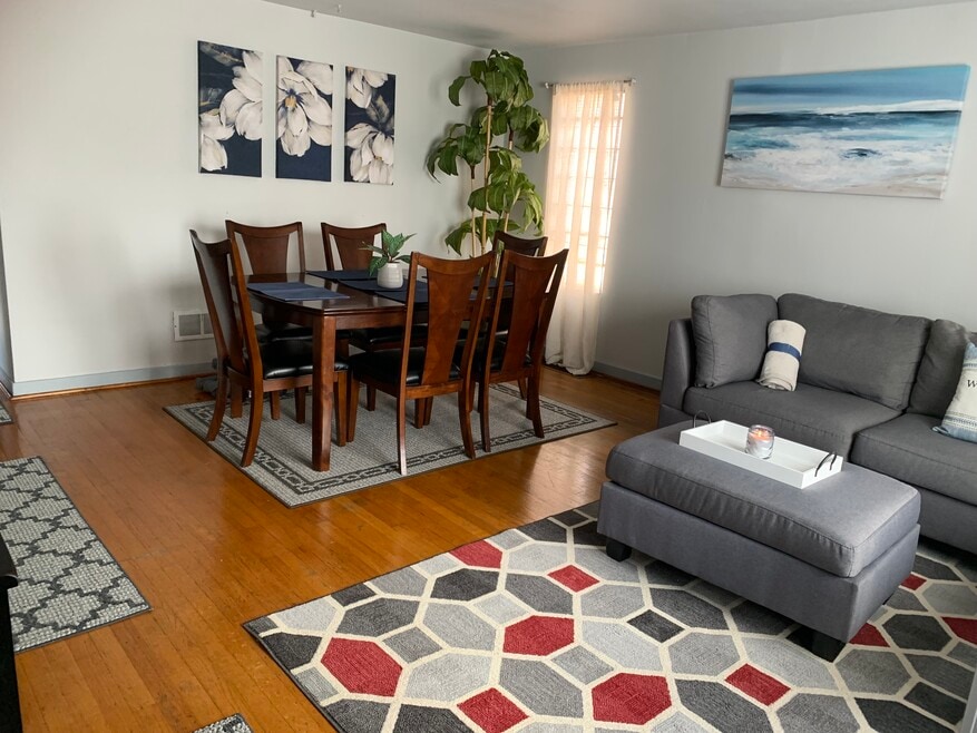 2014 Davis Ave unit FURNISHED 2nd fl, Whiting, IN 46394 - photo 1