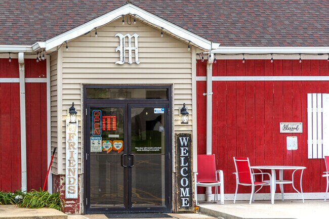 The Valley Country Cafe has great atmosphere in Stoney Creek.